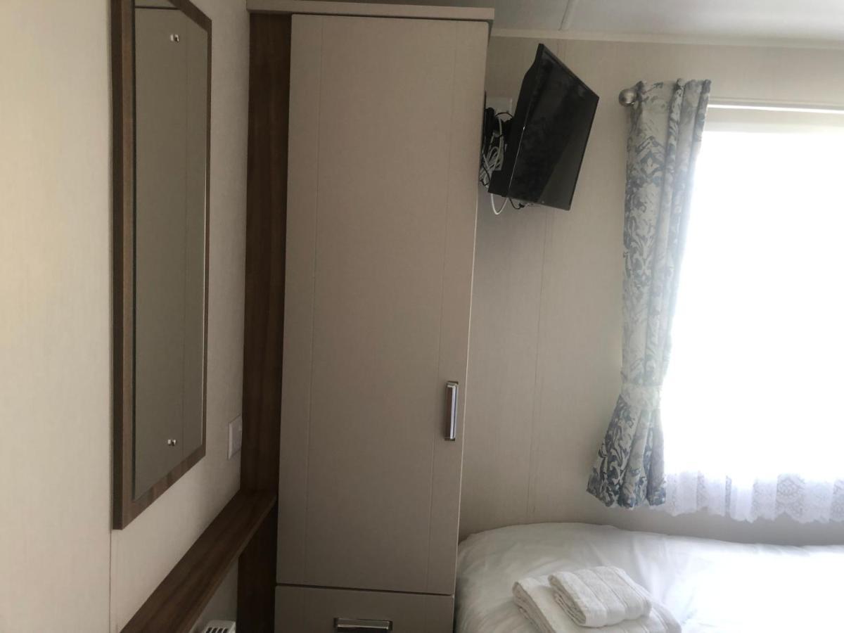 A Spacious And Beautifully Presented 2 Bedroom Campsite *