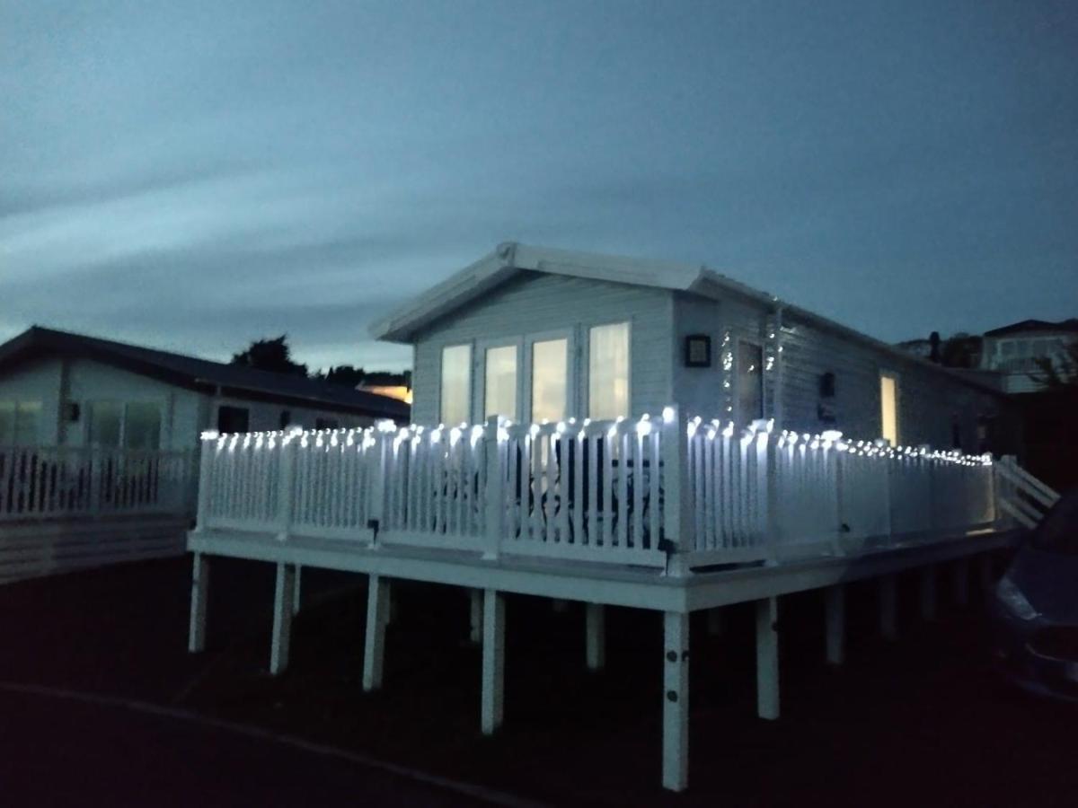 A Spacious And Beautifully Presented 2 Bedroom Campsite